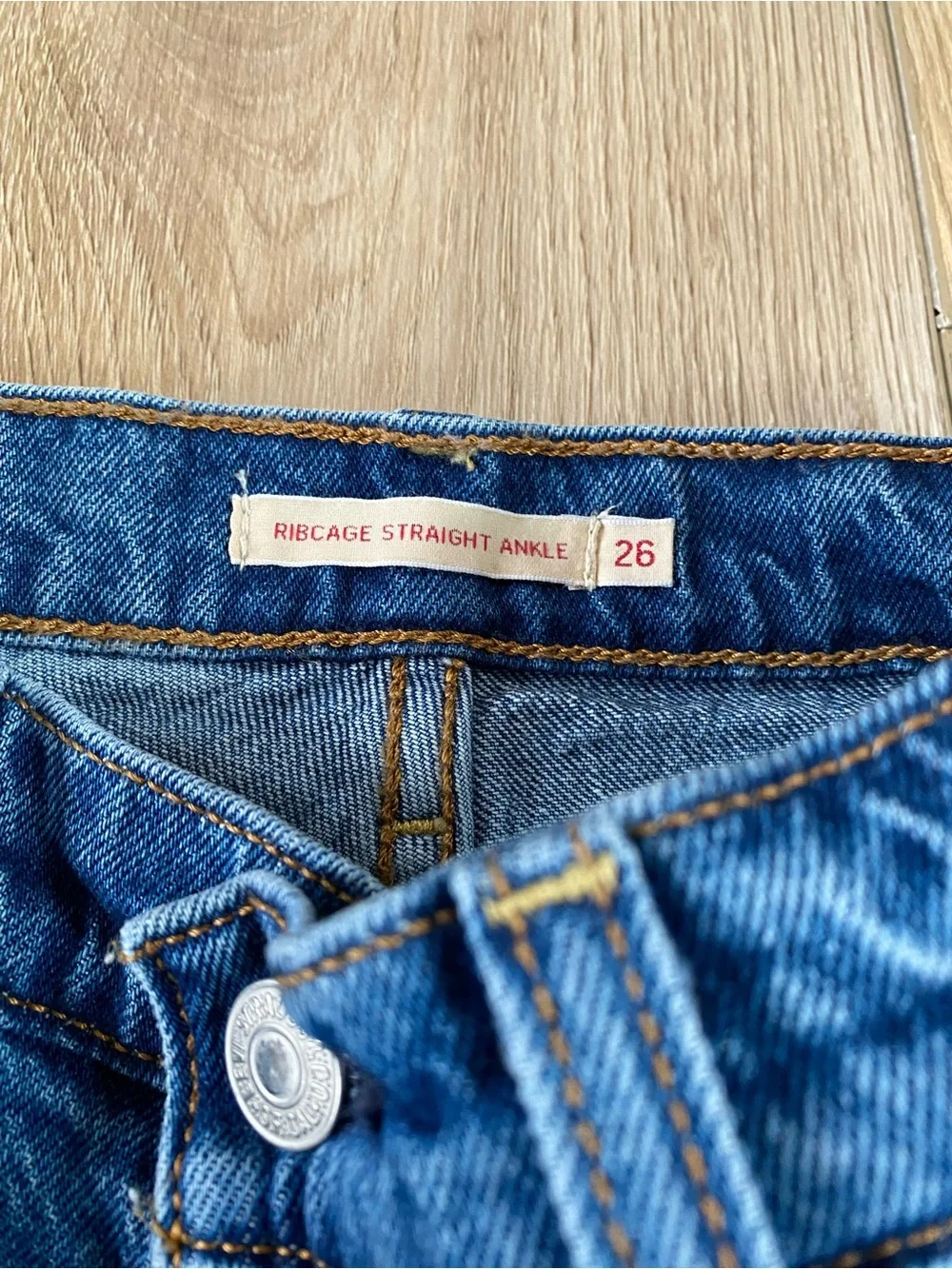 Levi's Ribcage Straight Ankle Jean - Jazz Pop Medium Wash